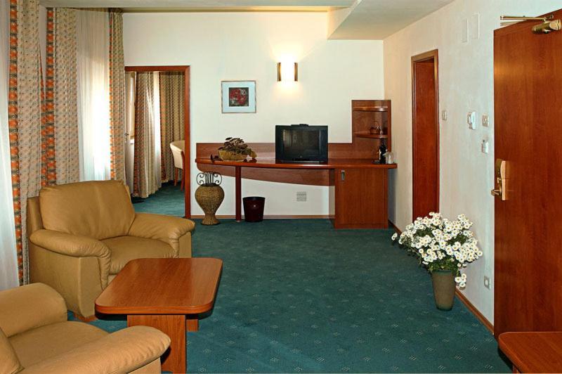 Hotel Irisa Bucarest Habitación foto